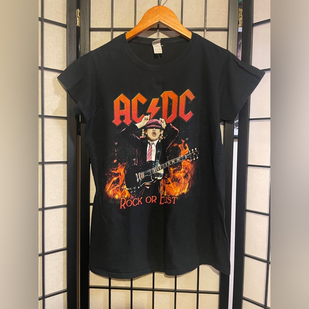 2015 ACDC Rock or Bust Tour Women’s Ladies Size L Double Sided Black T Shirt